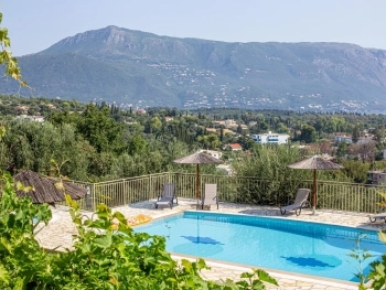 Which Greek Island Should You Choose for a Last-Minute Package from Poland? image